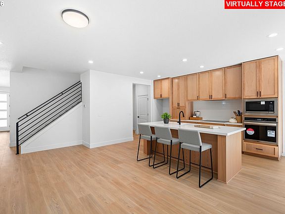 5th image of 821 NW 175th Way