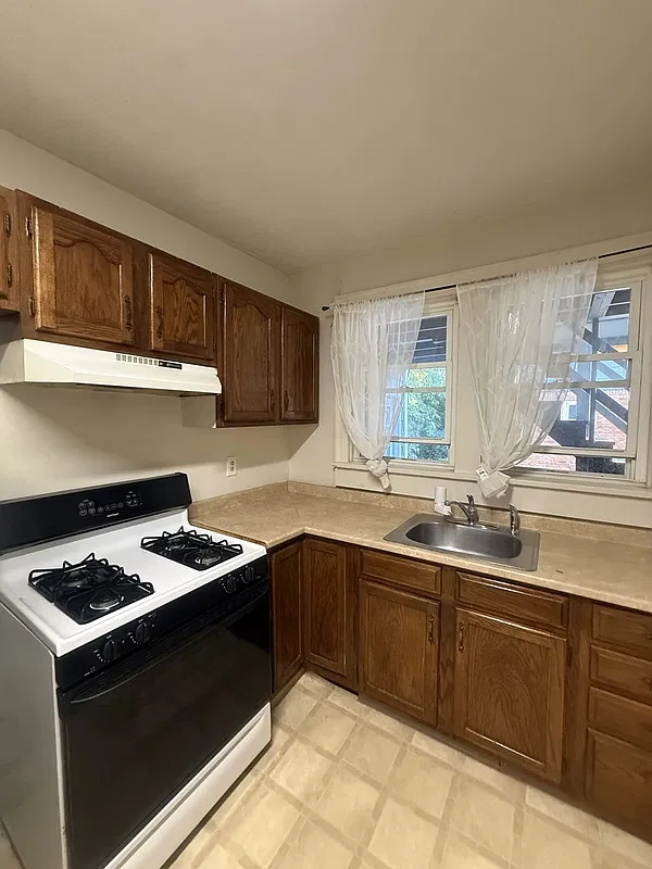 1 bed, 1.0 bath, $1,200 — Photo 2