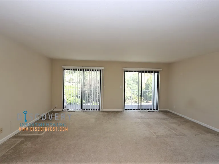 215 Samaria Ln — Photo 24