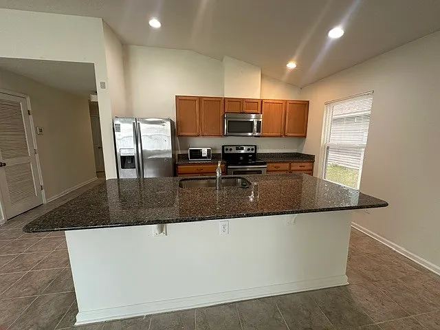4 bed, 2.0 bath, 1650 sqft, $2,150 — Photo 4