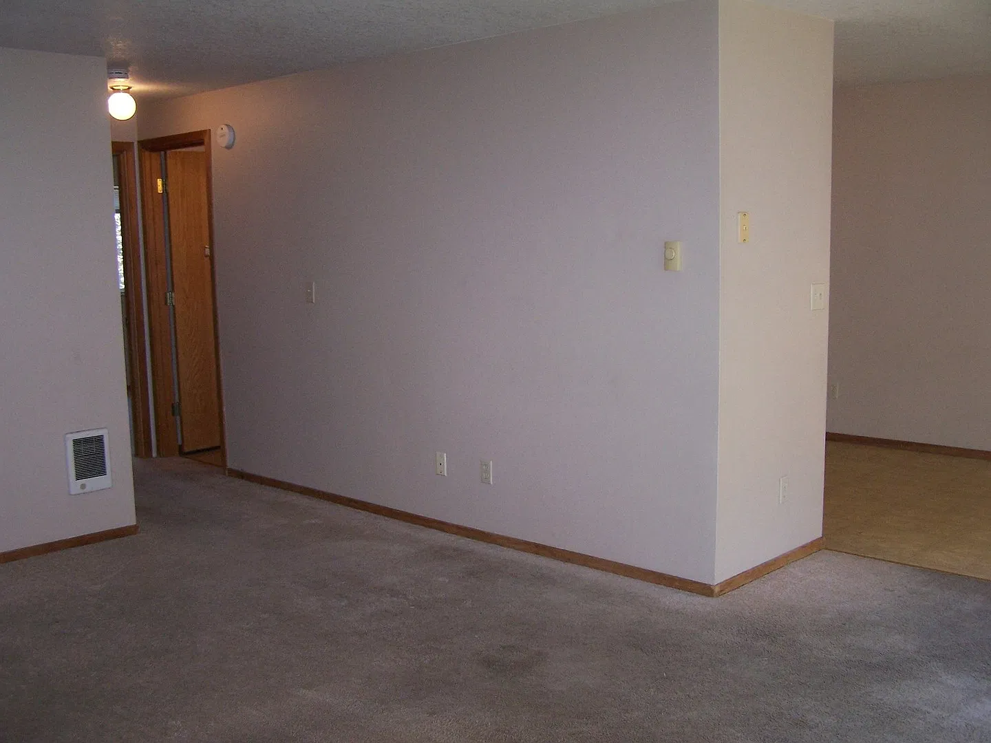 2 Bed/1 Bath Apartment in NW Redmond - 17th Street — Photo 4