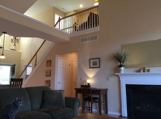 674 Sable Oaks Ln, Rochester, NY 14625