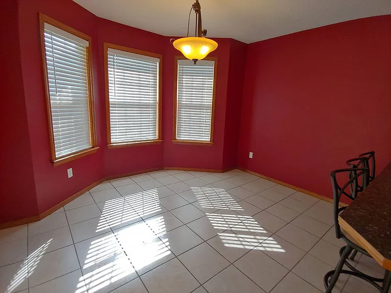 2112 Ford St — Photo 5