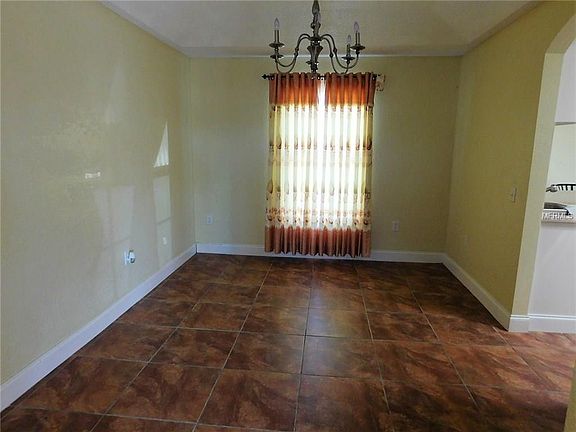 4th image of 6012 Lake Ruth Dr E