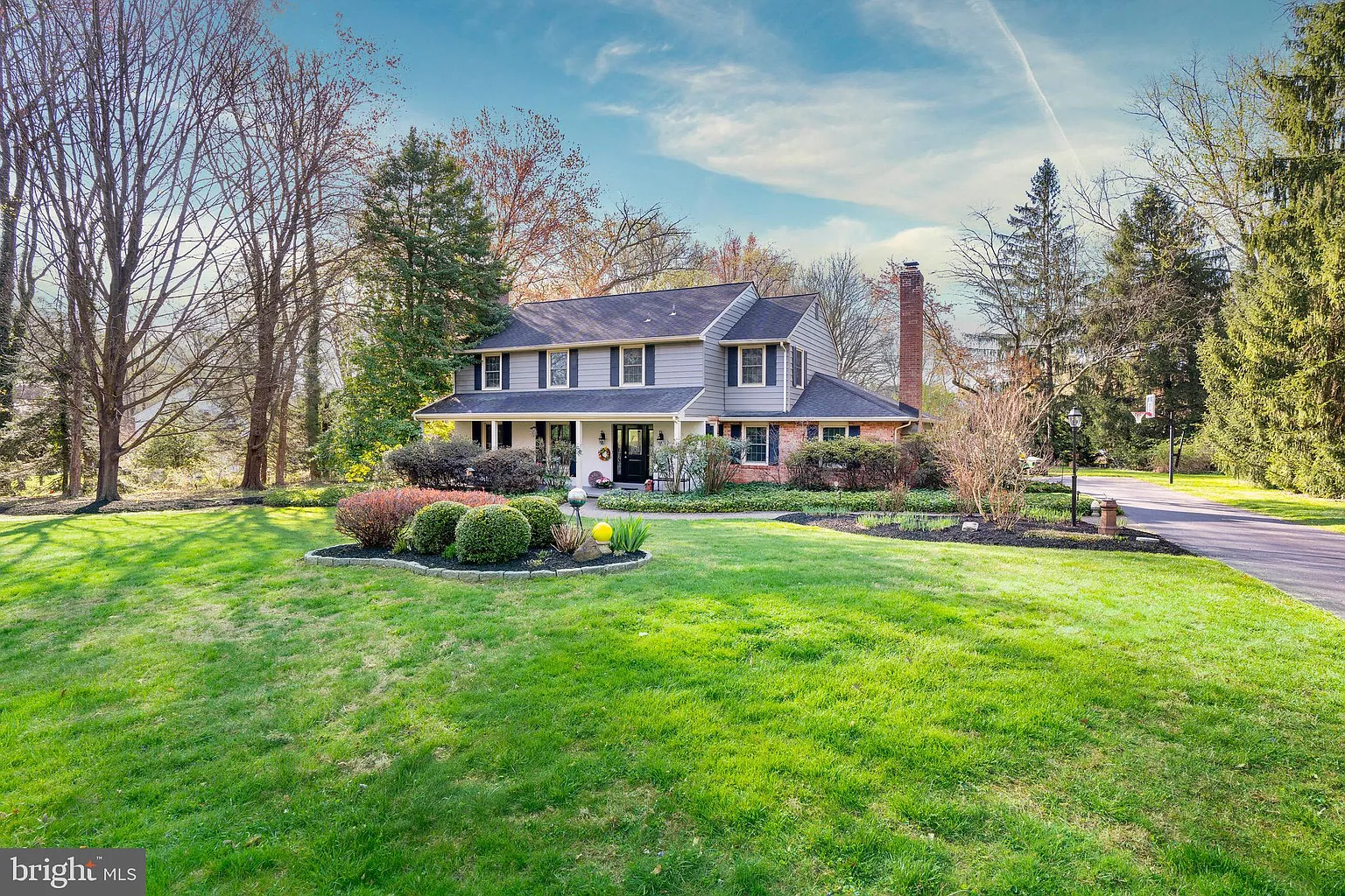 702 Walnut Hill Rd photo 1