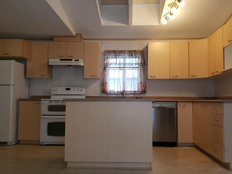 184 Palomino Close #184 — Photo 3