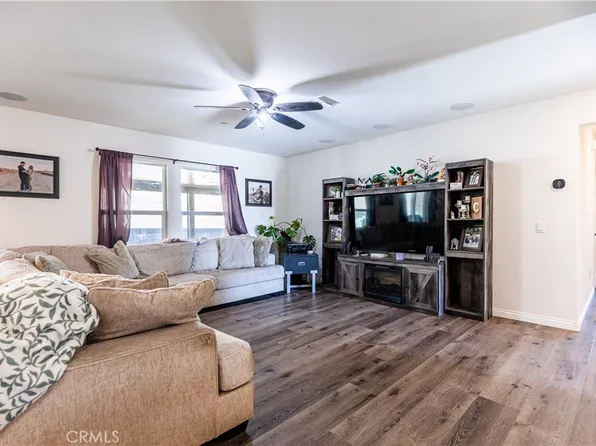 16664 Hawks Hill St, Victorville, CA 92395