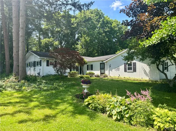 7 Highland St, Skaneateles, NY 13152