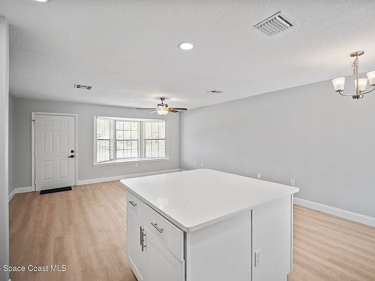 1328 Union St SE — Photo 12