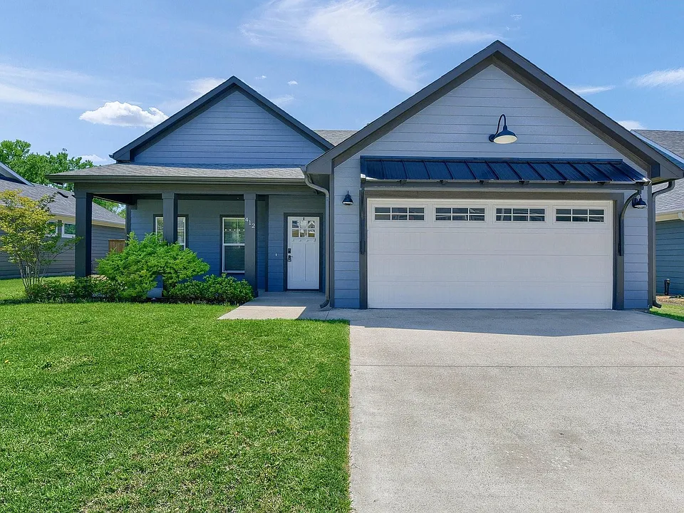 412 Carneros Dr