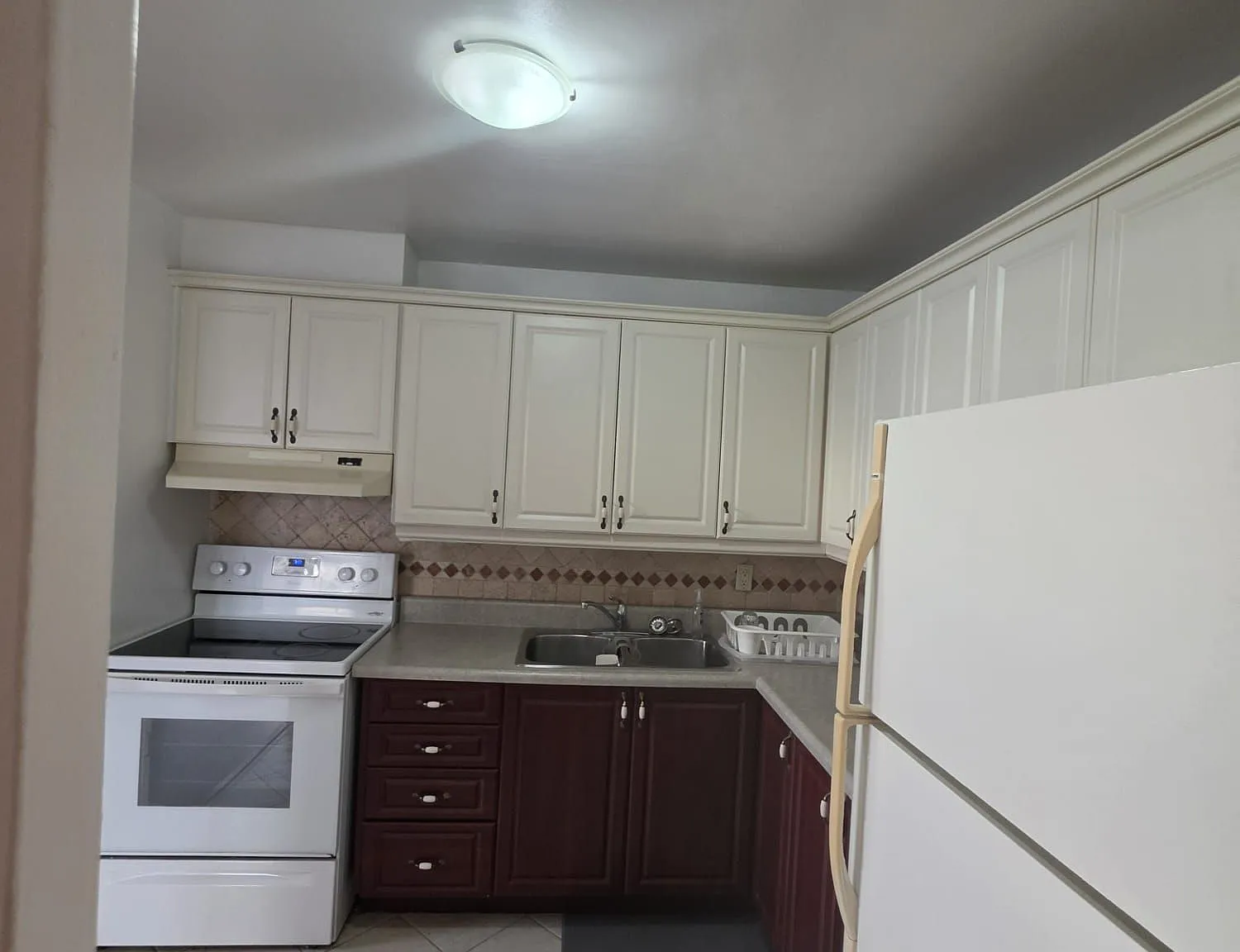 3 bed, $2,799 — Photo 2