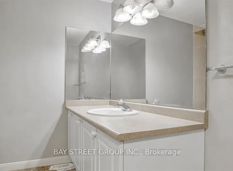 66 Walter Ave #MAIN — Photo 5