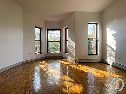 4th image of 405 Franklin Ave #Penthouse