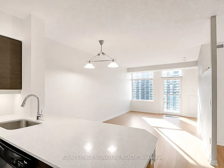 125 Western Battery Rd #2609 — Photo 8
