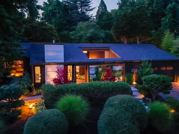 3753 SW Lyle Ct, Portland, OR 97221