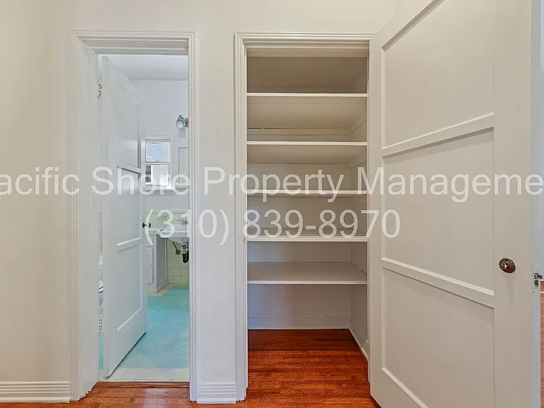 Orange Triplex — Photo 12