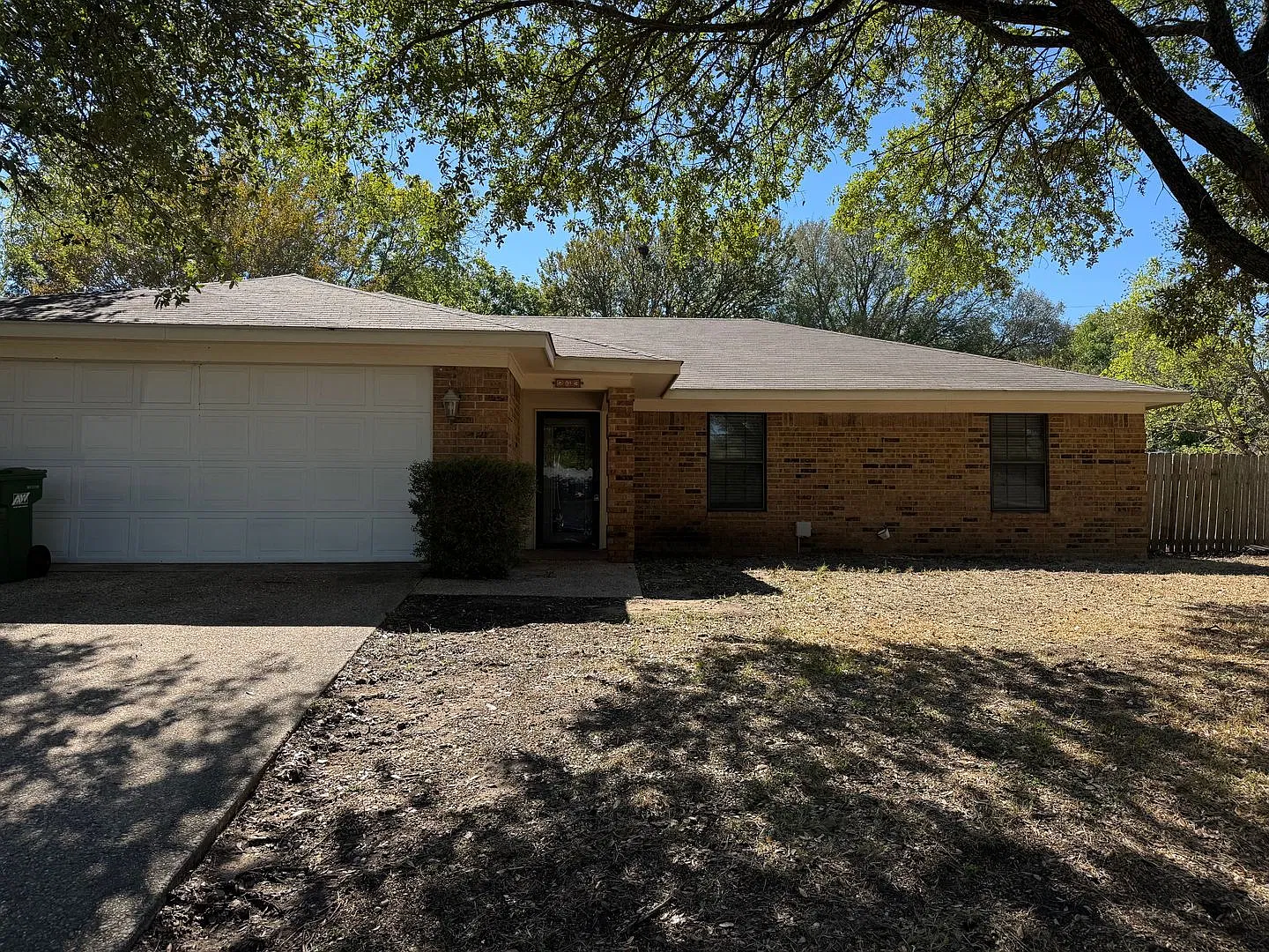 Spacious Hewitt Home — Photo 1