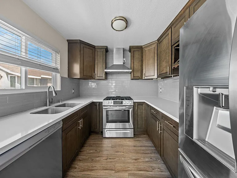 1190 Newport Ave. — Photo 7