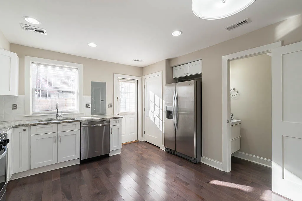 Beautiful 2 Bed / 1.5 Bath Home at 3351 Clay Pl! — Photo 2