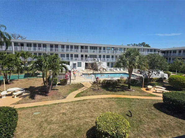 15610 NE 6th Ave APT 10D, Miami, FL 33162