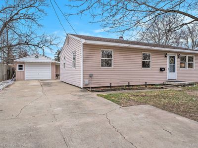 1029 N East St, Fenton, MI, 48430
