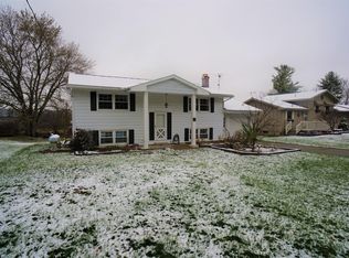 365 Sunset Dr, Dowling, MI 49050