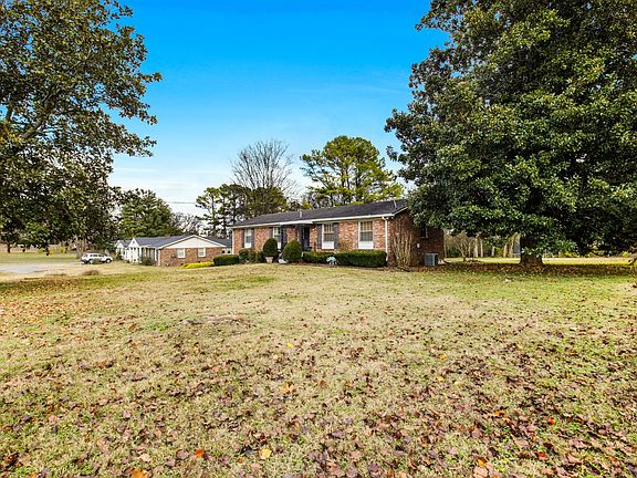 4th image of 221 Freda Villa
