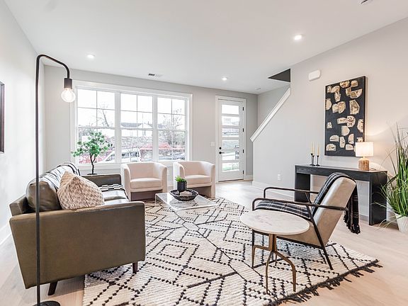3rd image of 4 E Trimble St Lot 5