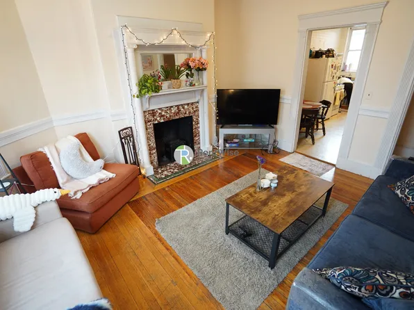 9 Vernon St #3, Brookline, MA 02446