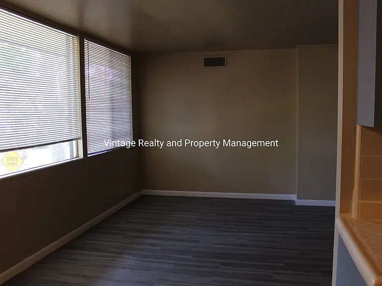 248 W Knoles Way — Photo 22
