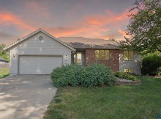 4304 E 36th St, Sioux Falls, SD 57103