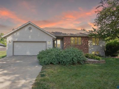 4304 E 36th St, Sioux Falls, SD, 57103