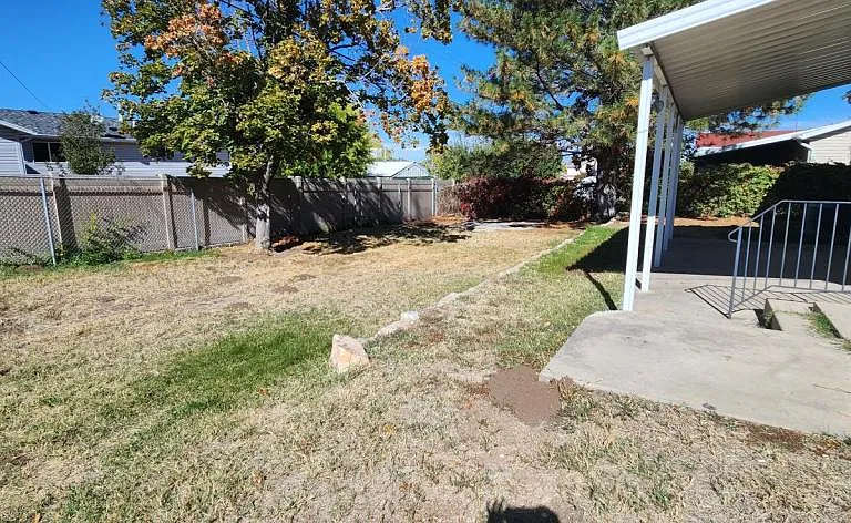 367 Overland Rd — Photo 2