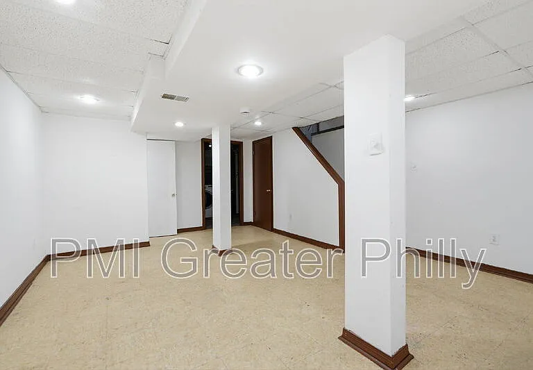 1523 W Cheltenham Ave — Photo 13