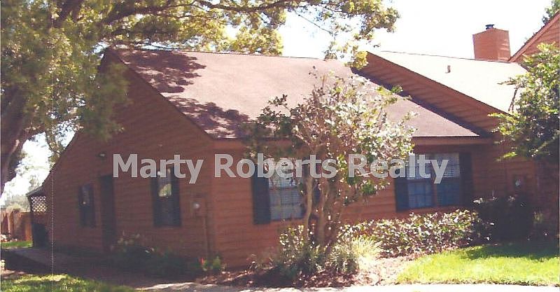 2nd image of 1 Cove Ln