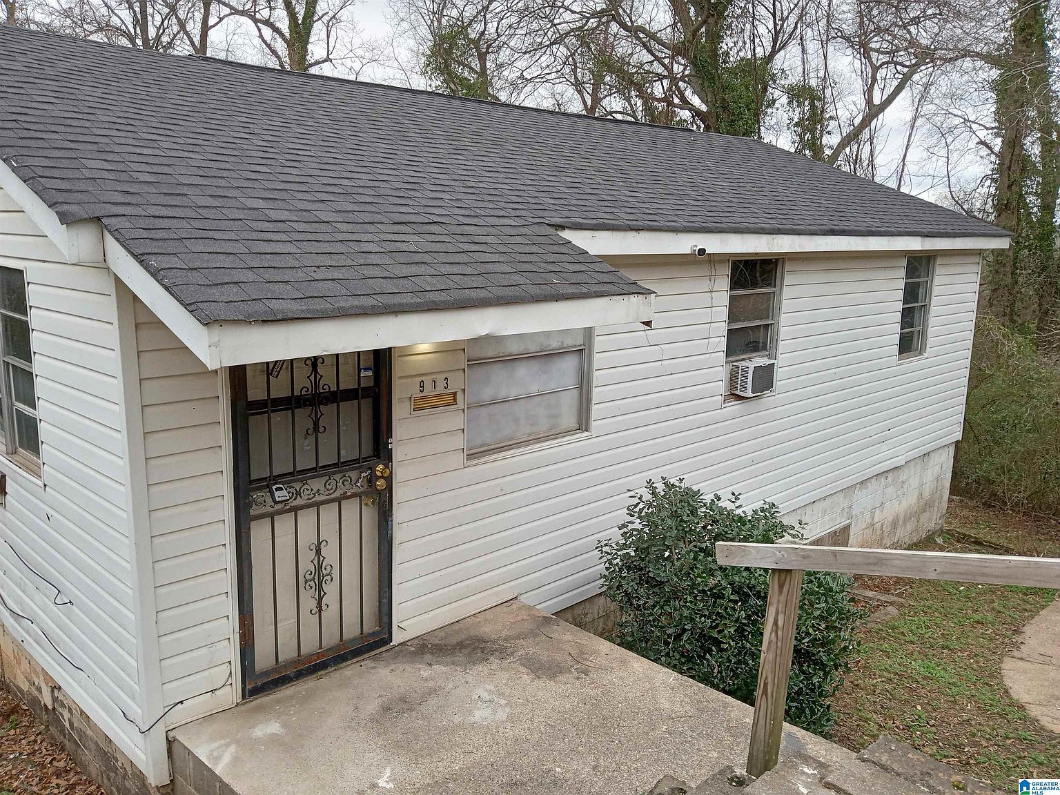 913 13th St, Midfield, AL 35228 | MLS #21377257 | Zillow