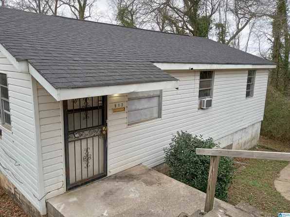 913 13th St, Midfield, AL 35228
