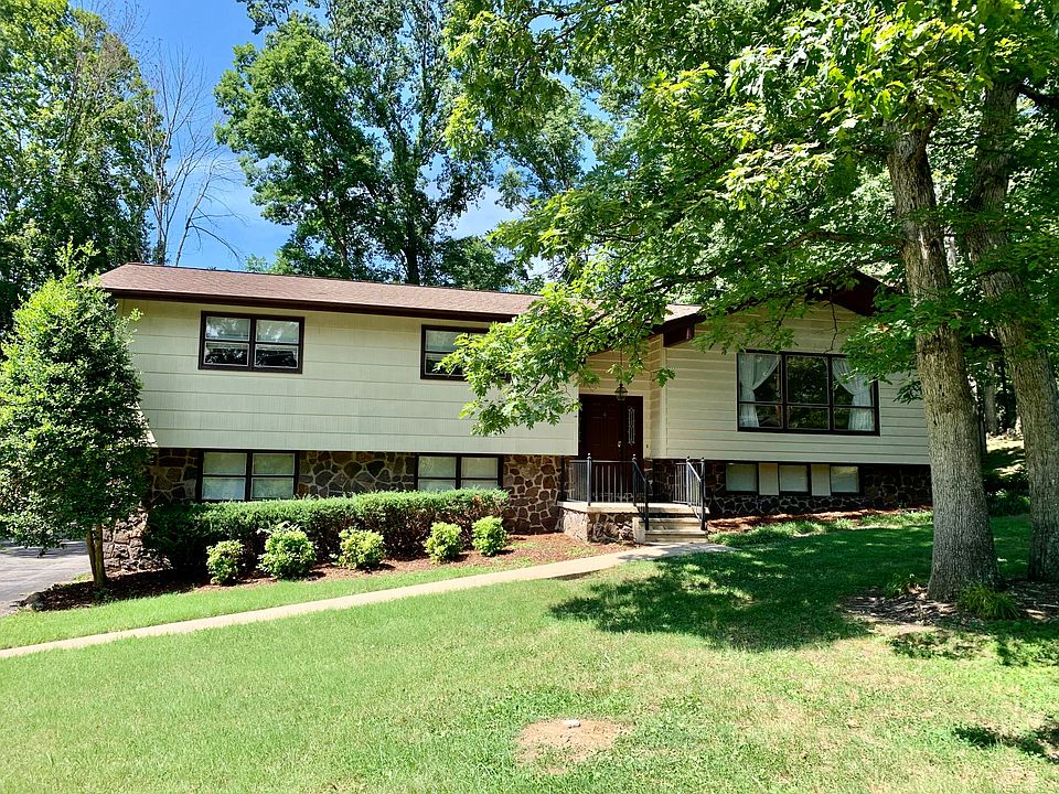 1st image of 2484 Wildwood Dr