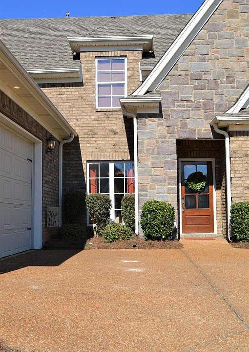 2nd image of 2940 Poplar Woods Dr