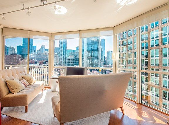 3rd image of 645 N Kingsbury St APT 1502
