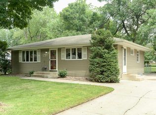 56 Dennis Ln N, Maplewood, MN 55119