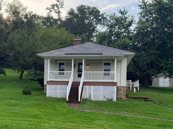 1566 Brush Run Rd, Washington, PA 15301