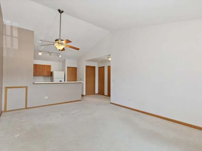 2319 Silverstone Dr — Photo 2