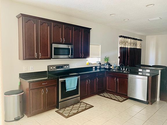 5th image of 8841 Royal Enclave Blvd
