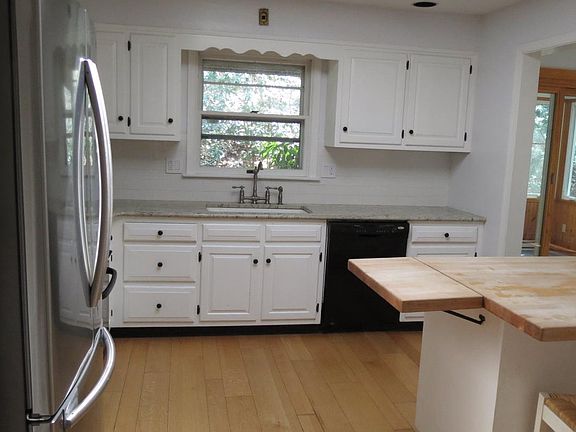3rd image of 436 Laurel Dr