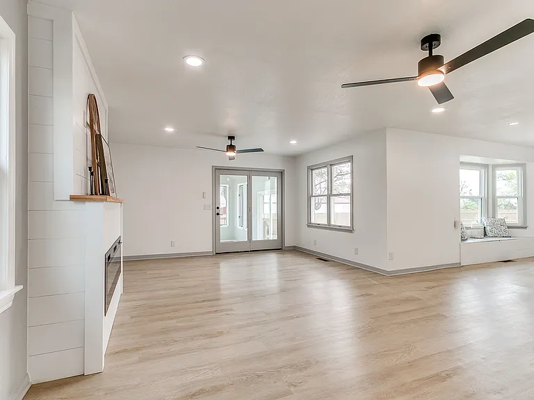 1805 N Philadelphia Ave — Photo 4