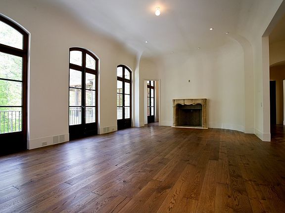 Grand room with curved ceiling