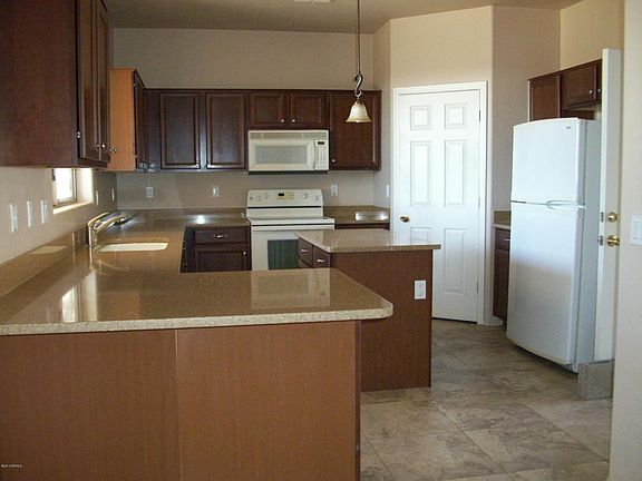 5th image of 2665 N Maria Pl