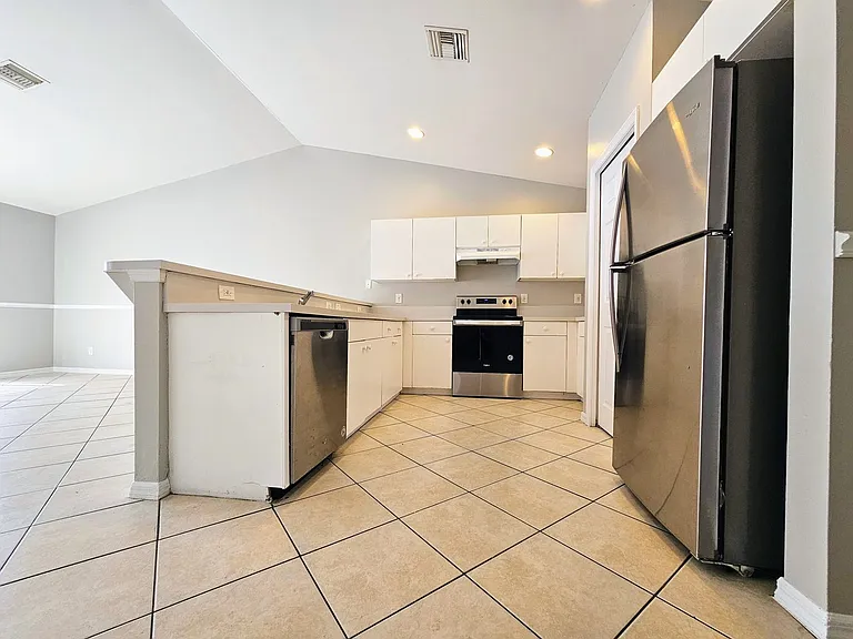 230 Hightower Ave S — Photo 8