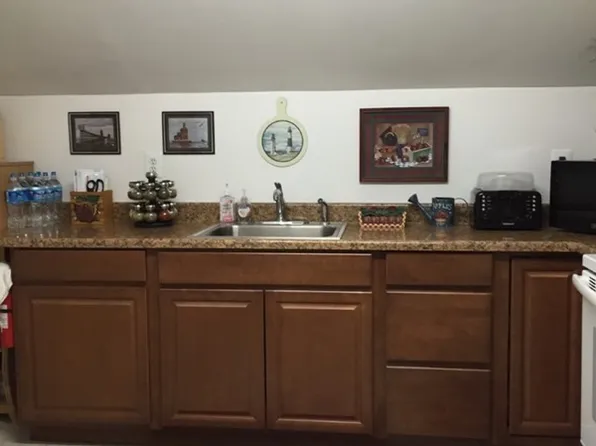 207 6th Ave, Baltimore, MD 21225